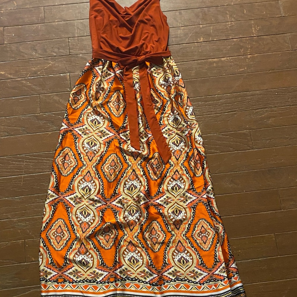 Fab fall colors dress Add a jacket or sweater and wear thru the fall Sz Med